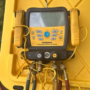 Fieldpiece SMAN Refrigerant Manifold- good condition